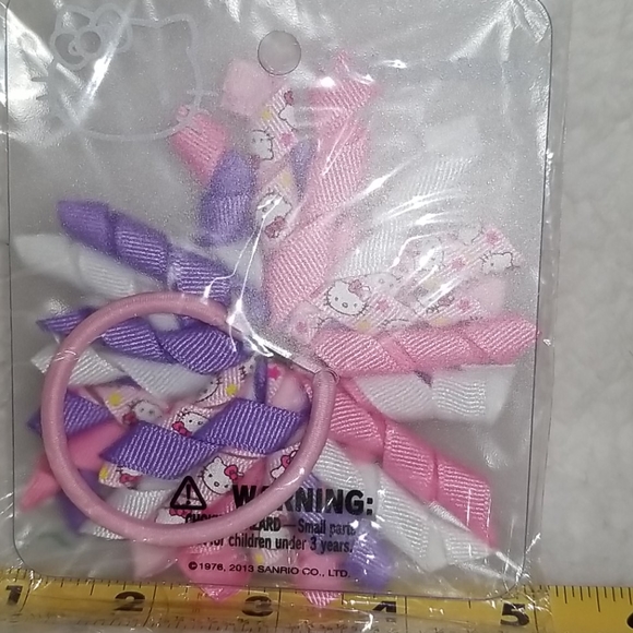 Hello Kitty Gift Set - Picture 5 of 7